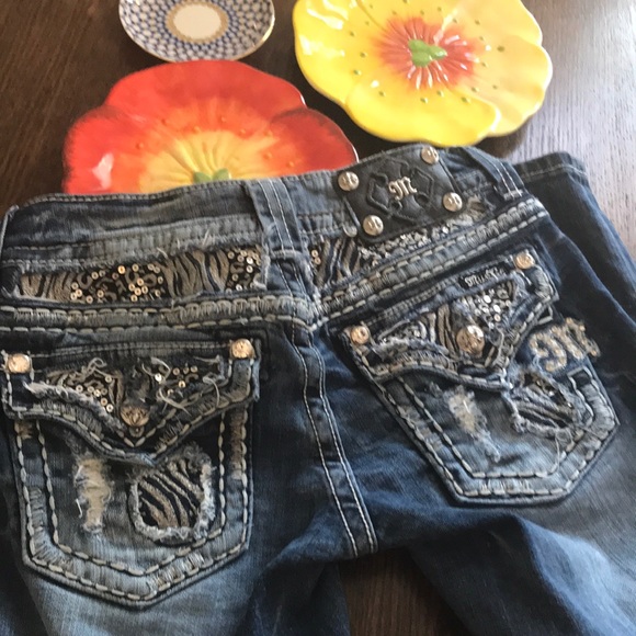 Miss Me Denim - Miss Me Cropped Jeans with Sequin Detailing 26